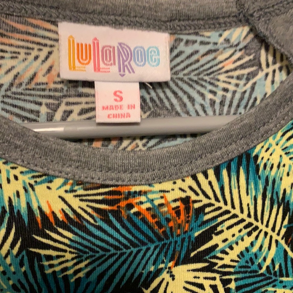 Lularoe top